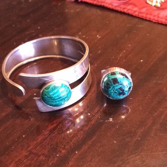 ———SOLD_______VINTAGE STERLING SILVER AND MALACHITE BRACELET WITH MATCHING RING - Picture 8 of 15